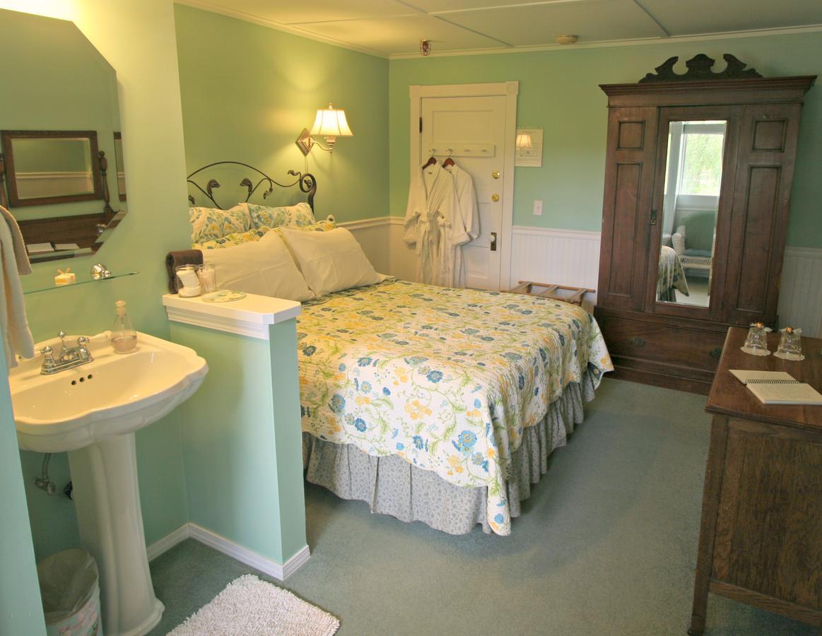 Kangaroo House Bed & Breakfast Eastsound Экстерьер фото